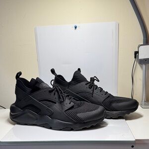 NIKE AIR HUARACHE RUN Ultra BR. Size: 14 MEN. Color: Black